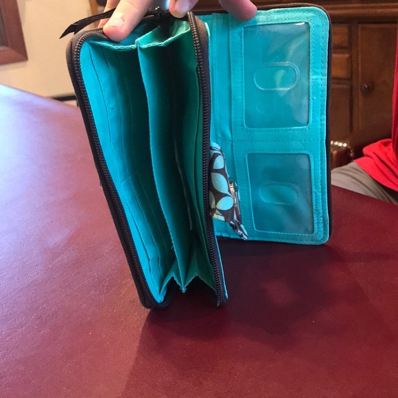 Vera Bradley - Picture 3 of 6